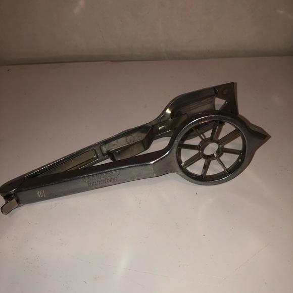 Vintage Westmark Stainless Steel egg cuter. Good shape. Easy to use. Collectible - Picture 2 of 10